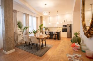 Habitación con Terraza y Baño Privado y Comodidades Compartidas - Valencia - 0