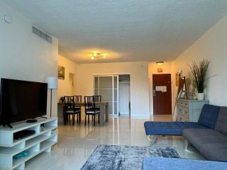 Ocean front 1 bedroom in Tropical Paradise - Hollywood - 6