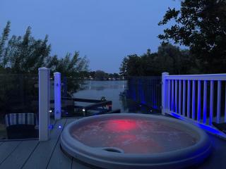 Lakeside Bliss with Fishing Peg and Hot Tub - 2
