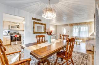 12 Mi to Dtwn St Louis Family Home with Fireplaces! - 6