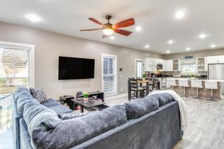 Private Pool and Game Room Home Near Savannah - - 0