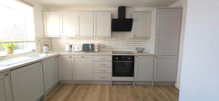 Milton Keynes 3BR,Modern Home, Sleeps 5, Families Deal, Free Parking - 1