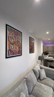Luxury Modern Balcony Apartment - Manchester - 6