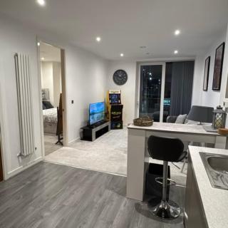 Luxury Modern Balcony Apartment - Manchester - 0