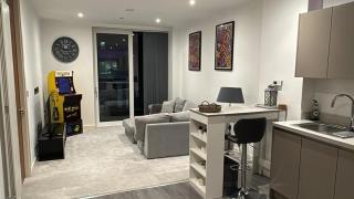 Luxury Modern Balcony Apartment - Manchester - 9