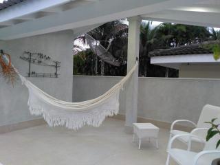 Casa com Amplo Jardim - 3