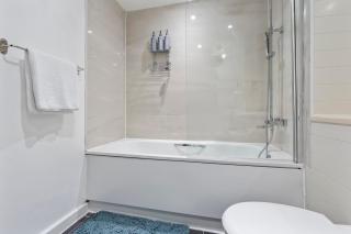 Birmingham City Centre 2BR apartment & Free Netflix - 2