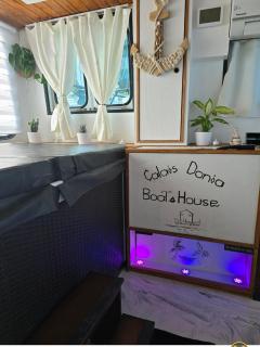 Calaidonia boat house - 0