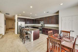 Large Menifee Home 1 Block to Neighborhood Park! - Menifee - 9