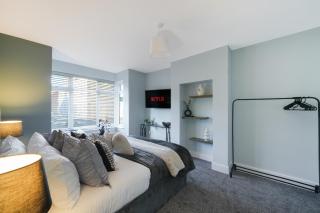 8 Bed home all-ensuites with multiple free parking - Gillingham - 3