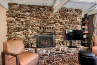 Waterfall House-Riverfront-Bbq-sleeps Four - Oakhurst - 5