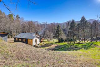 Remote Home with Deck and Grill in Scenic Tuckasegee! - Tuckasegee - 9