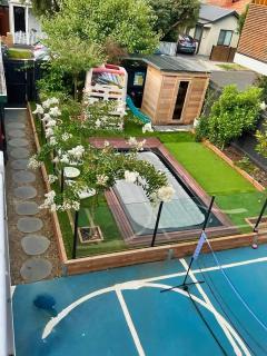 Victorian Ground FL Apartment, Pool, Sauna & BBall - Yarraville - 8