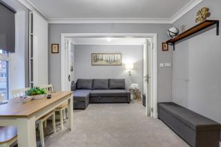 Sleeps 4,Roof Garden, Top Apartment, Zone 2 Cls Central - 5