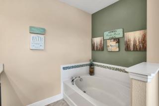 Amazing home 5bd, 5ba, South facing pool and hot tub - Davenport - 8