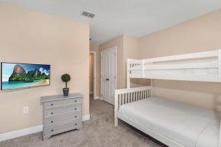 Amazing home 5bd, 5ba, South facing pool and hot tub - Davenport - 5