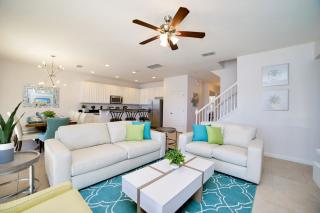 Sunny Villa, 6bd, 5ba, South facing pool and hot tub - 8