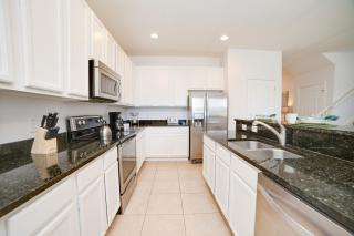 Sunny Villa, 6bd, 5ba, South facing pool and hot tub - Davenport - 7