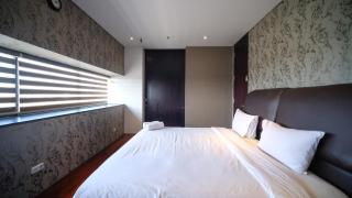 Spacious and Restful 2BR at Sumatra36 Apartment By Travelio - 8