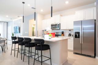Luxury 7Bd Close to Disney with Pool and Spa at Windsor Cay 16218 - Orlando - 4