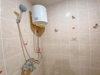 Great Deal Studio Room at Pinewood Jatinangor Apartment By Travelio - 1