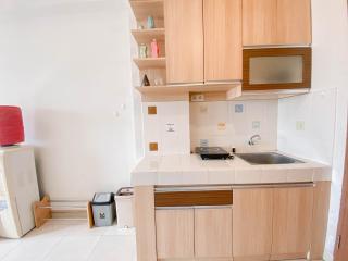 Great Deal Studio Room at Pinewood Jatinangor Apartment By Travelio - 3