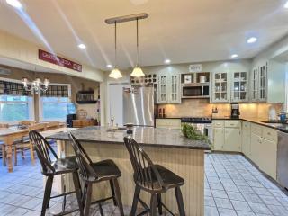 Peak2Creek- HotTub, Close to Mountain, Backyard! - Killington - 1