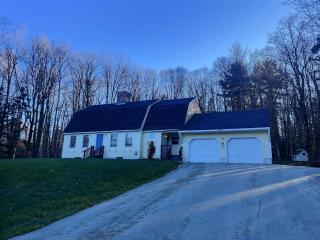 Peak2Creek- HotTub, Close to Mountain, Backyard! - Killington - 8