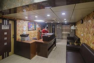 Capital O Crown Inn Near Appu Ghar - Gurgaon - 9