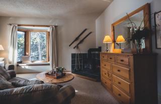 Mount Engadine Lodge - Kananaskis Village - 1