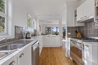 Donlan Beach House in Mollymook Beach - 7
