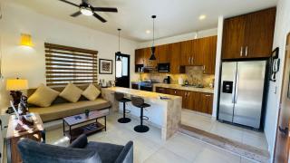 Luxurious 3 Bedroom in Ajijic - Sleeps 6 - Private Gym - Pickleball court - - 1