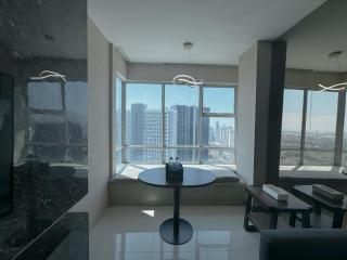 Well Furnished 1BR at Anderson Supermall Mansion Apartment By Travelio - 5