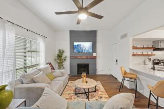 Updated & Cozy duplex centrally located in Dallas Fort Worth - 0