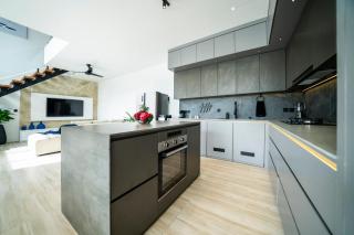 Luxury 3BR villa in Canggu, jacuzzi, rice fields - 2