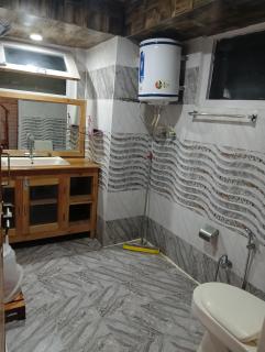 Tirthan Jaabal Homestay - 1