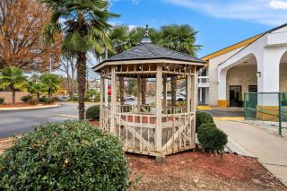 Days Inn by Wyndham Raleigh Midtown - Raleigh - 8