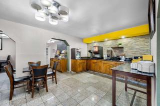Days Inn by Wyndham Raleigh Midtown - Raleigh - 2