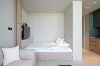 ALH Vacay 1803 Studio with Balcony and Burj View - Upside Living - 3
