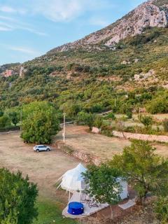 Glamping Mountain Paredise, Old Town Bar 6km, WiFi - 1