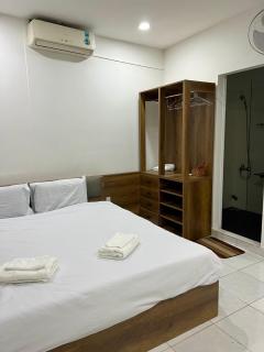 Modern Double Room in Heart D1 - City View, near BuiVien Street - Ho Chi Minh - 2