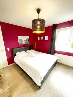 Spacious and Cozy House with Affordable Parking - Amsterdam - 4