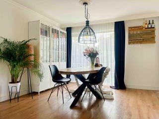 Spacious and Cozy House with Affordable Parking - Amsterdam - 7