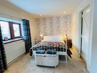Pass the Keys Birch Hall Characterful Cottage Sleeps 8 & Pets - Birch Vale - 5