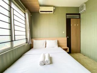 Modern Heights 2BR at The Edge Bandung Apartment By Travelio - 9