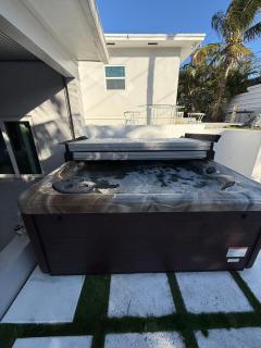 Modern unit by the lake and beach - 3