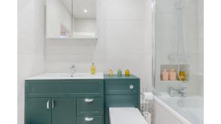 Sophisticated 2BD Flat with Patio West Kensington - London - 4