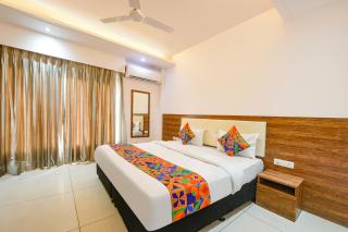 FabHotel Silver Oak BnB - Nr Yashobhoomi Convention Centre - Jāmb - 8