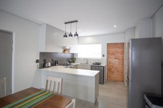 Townhouse 67 - 1 On York - George - 2