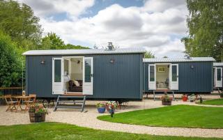 The Red Lion - Shepherd Huts - Witney - 6